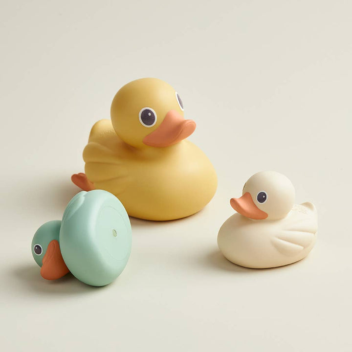 Itzy Ducky Family - Bath + Water Table Toys