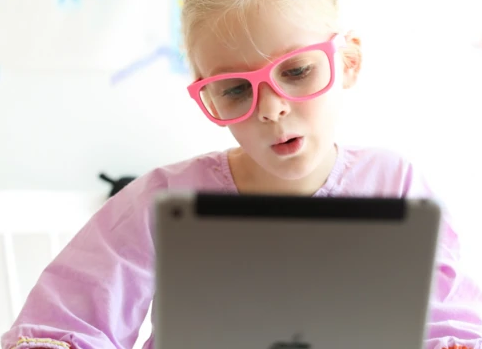 Screen Savers | Navigator | Think Pink!