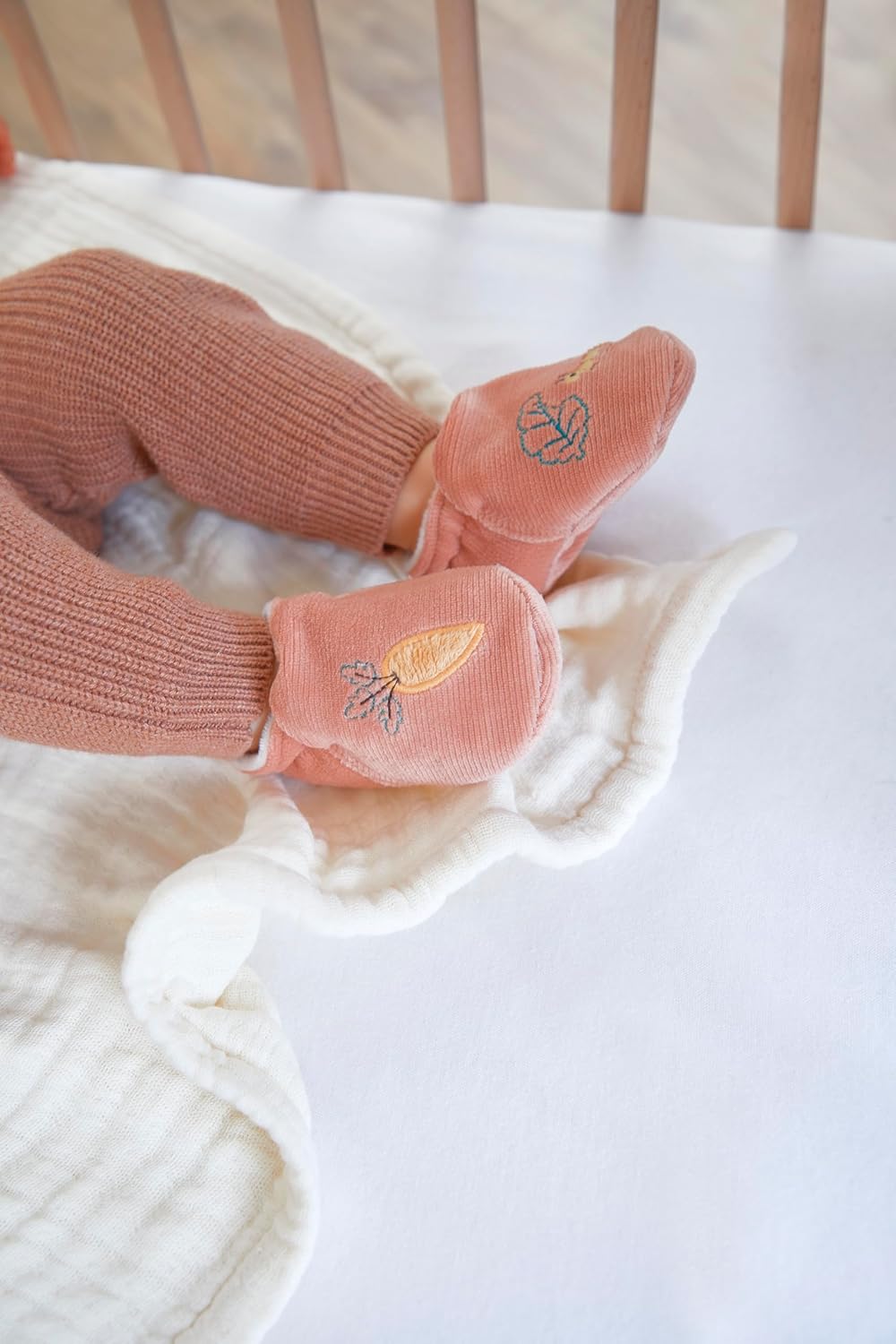 Sound Wristband & Slippers - Rabbit