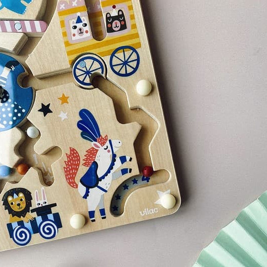 Michelle Carlslund - Circus Magnetic Labyrinth / Maze