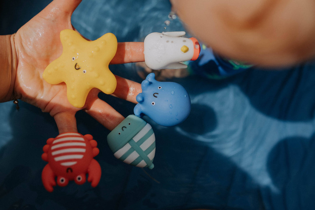 Itzy Bitzy Puppets - Bath + Storytelling Toys
