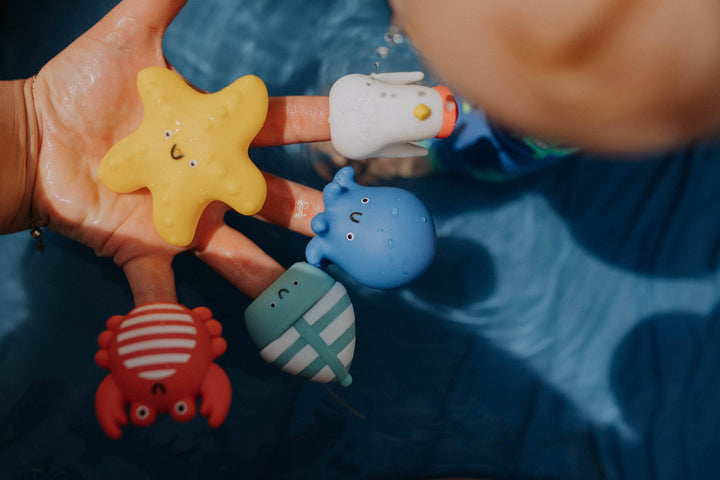 Itzy Bitzy Puppets - Bath + Storytelling Toys
